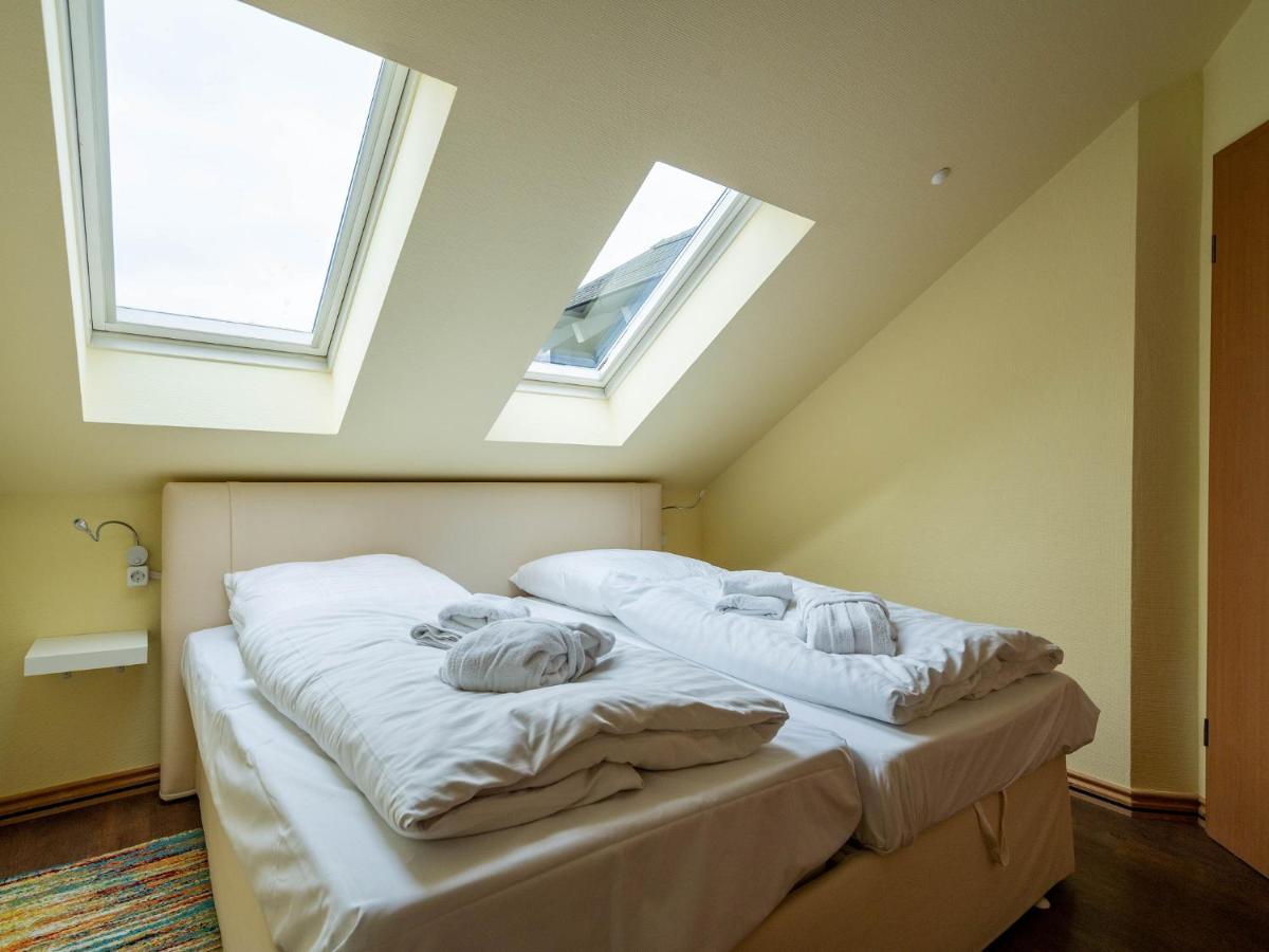 Komfort Mit 1 Schlafzimmer Und Balkon Im Dachgeschoss 207 Apartment *